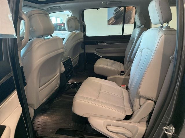 2023 Jeep Wagoneer Series III