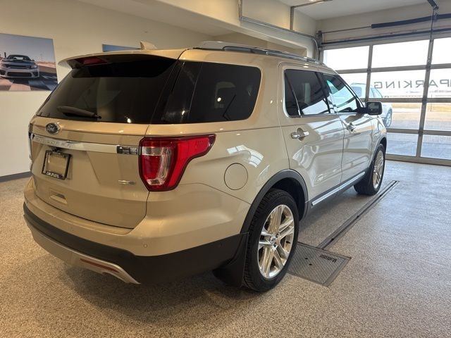 Used 2017 Ford Explorer Limited with VIN 1FM5K8FH1HGD55138 for sale in Hallock, Minnesota