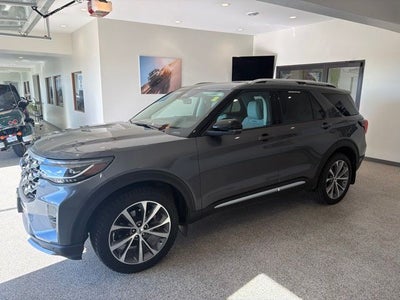 2025 Ford Explorer Platinum