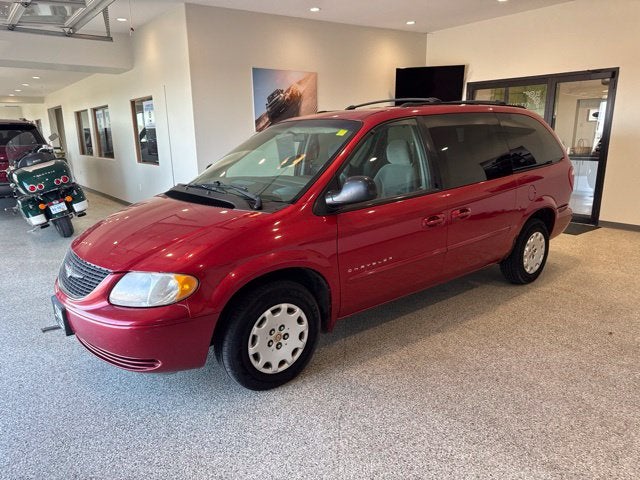 2001 Chrysler Town & Country LX