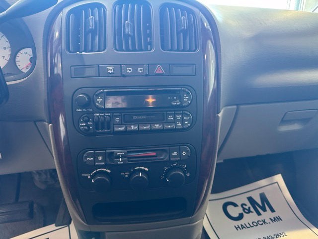 2001 Chrysler Town & Country LX