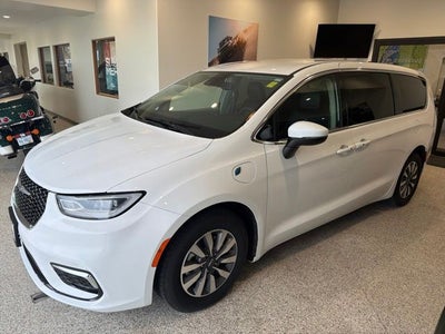 2023 Chrysler Pacifica Hybrid Touring L
