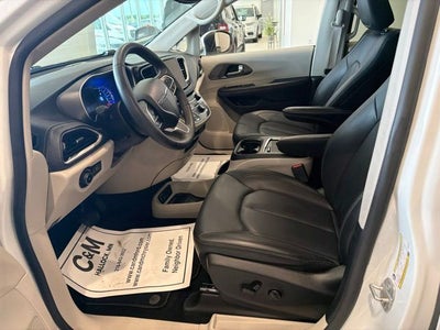 2023 Chrysler Pacifica Hybrid Touring L