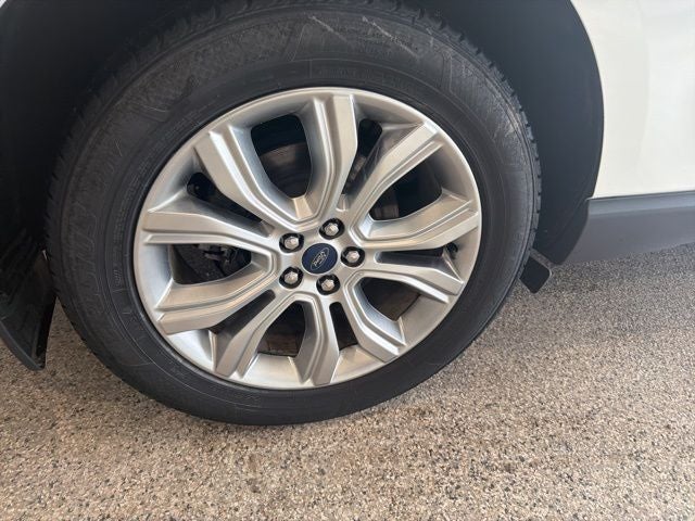 2020 Ford Edge Titanium