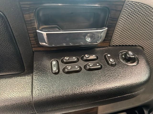 2007 Lincoln Mark LT Base